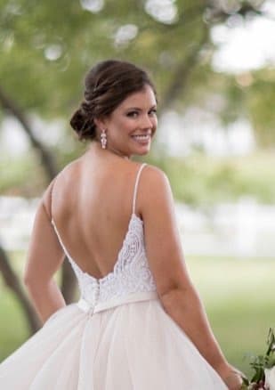 Bride smiling on her wedding day — makeup by Leslie Vaughn